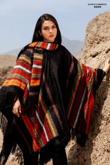 Alpaca poncho peru black