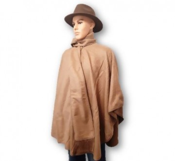 Beige alpaca heren poncho